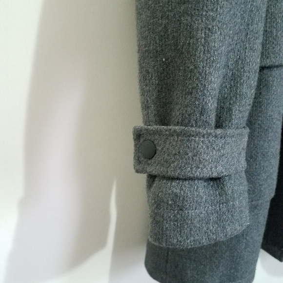 Guess Wool Toggle Button Coat Never Worn - Picture 3 of 8